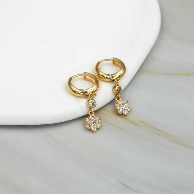 AR_ARGOLLAFLORCOL Aros dorados 18 quilates ā alta joyerĆa chilena Ella Joyas